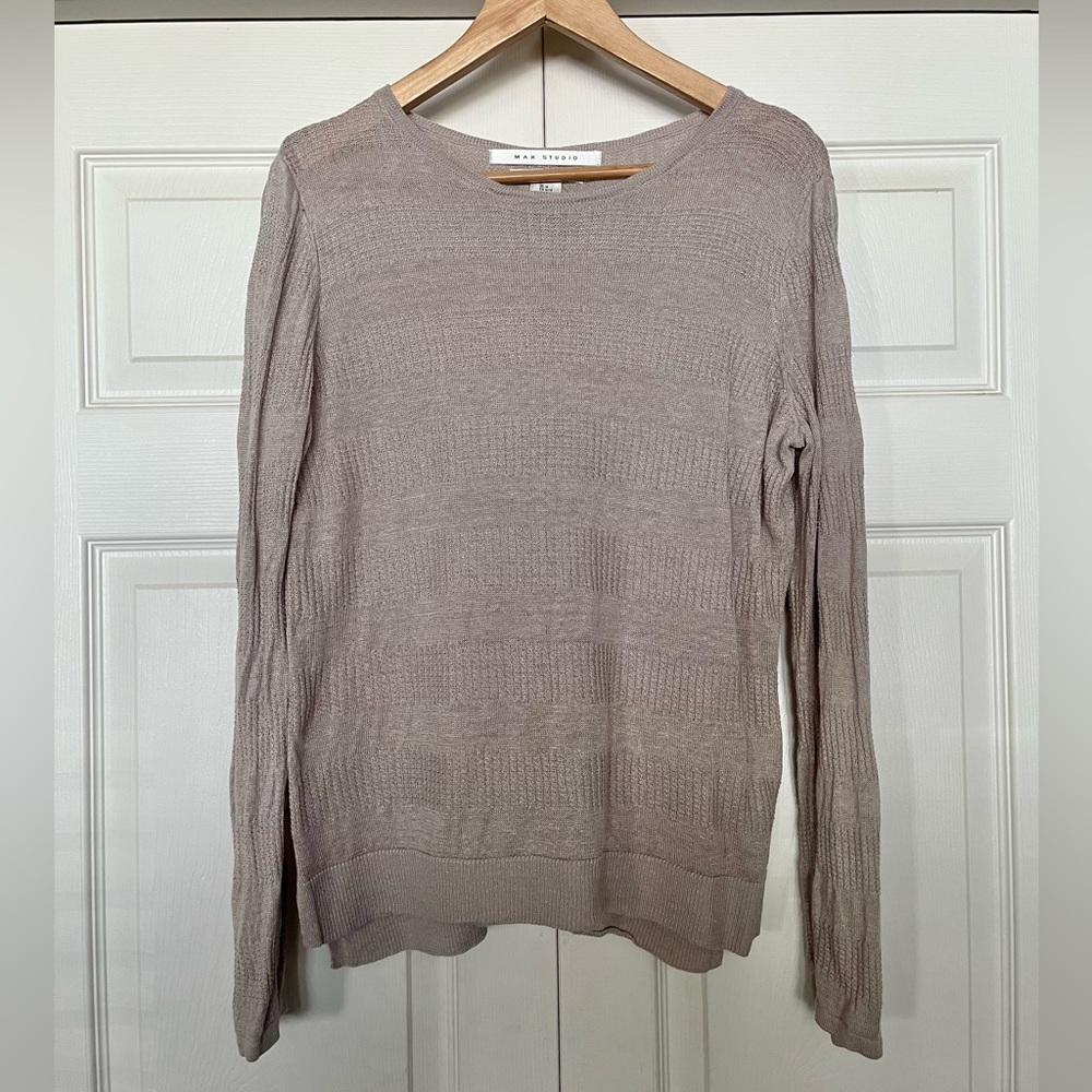 {Max Studio} Linen Roll Tab Sleeve Top with Back Buttons - Women's Medium